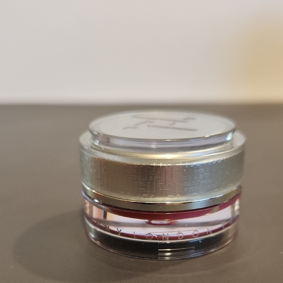 New Trinny London Lip Glow In "Mia" Shade .14oz - Picture 3 of 4